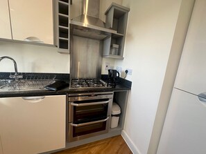 Fridge, microwave, oven, toaster - A Stylish home away from home | Pass the Keys (Colchester)