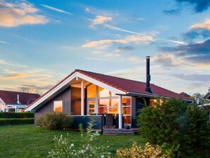 Exterior - Suennhuus Comfortable Holiday Residence (Brodersby)