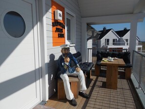 House | Outdoor dining