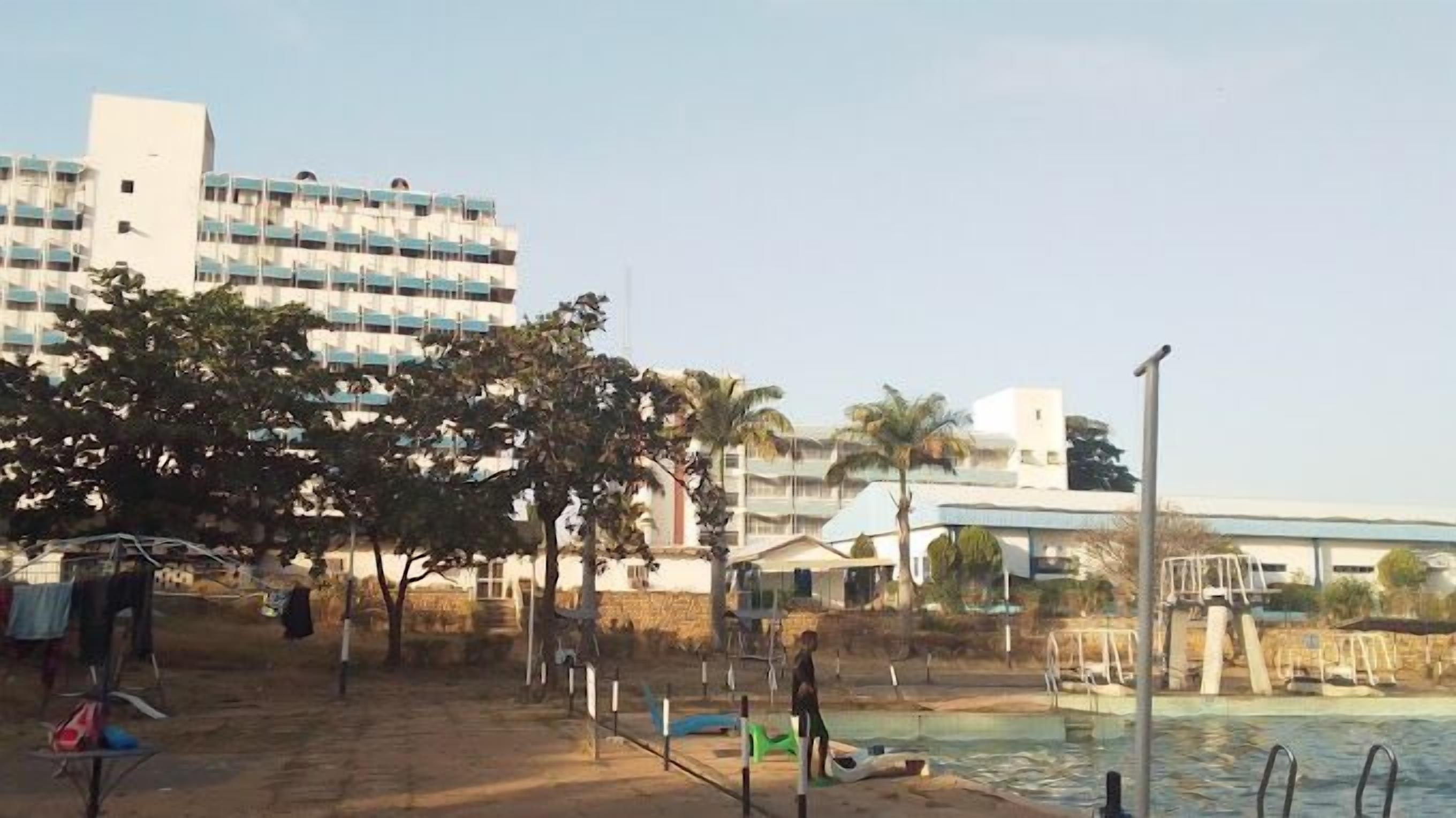 حمام سباحة خارجي