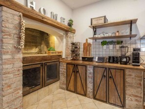 Villa | Private kitchen - Royal Comfortable Holiday Residence (Pakostane)