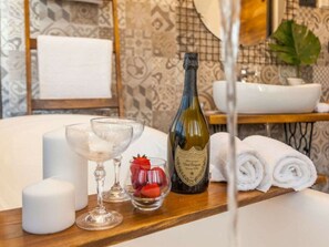 Villa | Bathroom - Royal Comfortable Holiday Residence (Pakostane)