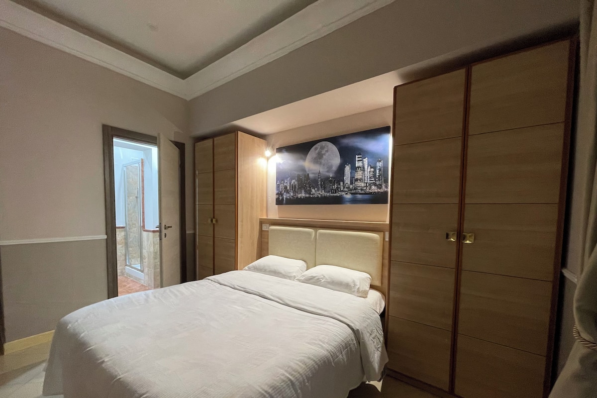 Junior Double Room, 1 Queen Bed, Non Smoking | 2 bedrooms, in-room safe, desk, free WiFi