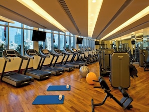 Work out in style with a variety of equipment and city views.