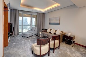 40-inch Smart TV with satellite channels - Creston Suites The Dubai Mall Residences (Dubai)