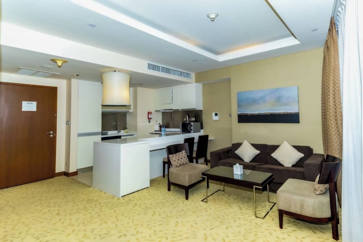 Comfort Apartment, 1 Bedroom, City View | Living area