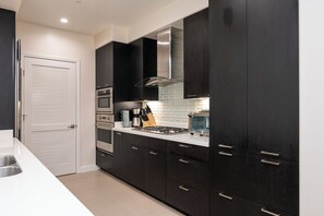 Private kitchen - Americana @ Brand Condo  (Glendale)