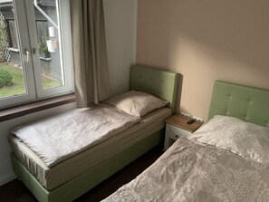 2 slaapkamers, individueel gemeubileerd