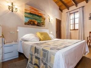 Mobile Home | 3 bedrooms, bed sheets - Holiday House in Llubi With 1 Bedroom (Llubi)