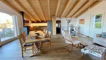 Mobile Home | Dining