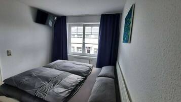 1 bedroom, individually furnished