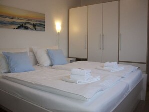 1 Schlafzimmer, Bügeleisen/Bügelbrett