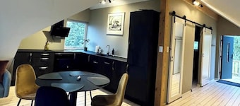 1 Bed Loft Sleeps 4 -hot Tub, Sauna & Pets Ok