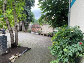 Unclassified image, 4 of 19, button