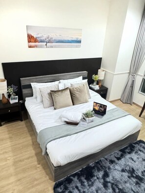 2 quartos, ferros/tábuas de passar roupa, Wi-Fi, roupa de cama