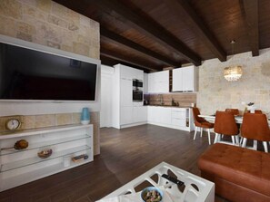 Villa | Dining - Jurenda Comfortable Holiday Residence (Sukosan)