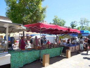 บ้านเ คลื่อนที่ | ร้านอาหาร