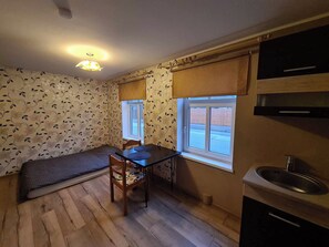 Interior - Studio near the center, ideal for low budget WIFI (Tartu)