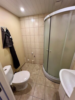 Towels, toilet paper - Studio near the center, ideal for low budget WIFI (Tartu)