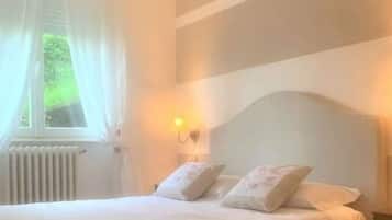 1 bedroom, individually furnished, iron/ironing board