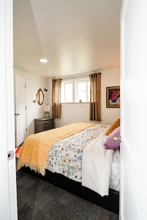 1 bedroom, in-room safe, iron/ironing board, free WiFi