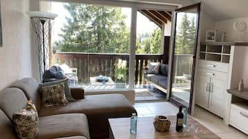 2 Schlafzimmer, individuell eingerichtet, Bügeleisen/Bügelbrett