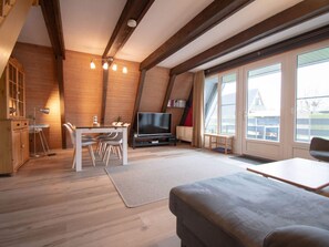 2 bedrooms, individually furnished, iron/ironing board