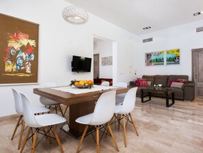 Dining - Holiday House in Ariany With 1 Bedroom (Ariany)