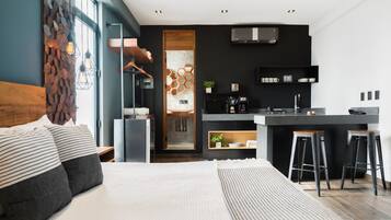 Deluxe Studio, Balcony, City View | 1 bedroom, premium bedding, pillowtop beds, in-room safe