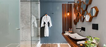Leaf Boutique Condos