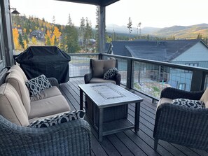 Property grounds - New chalet near skiing, hiking, fishing w/private hot tub, and mountain views (Fraser)