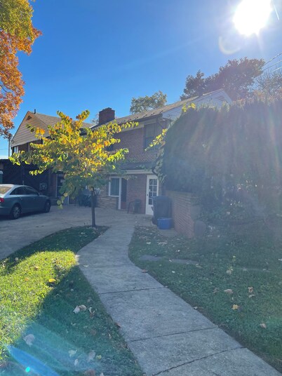 Two Double Beds, Bathroom, Shower, Fridge, MW, TV, Wifi - 64.