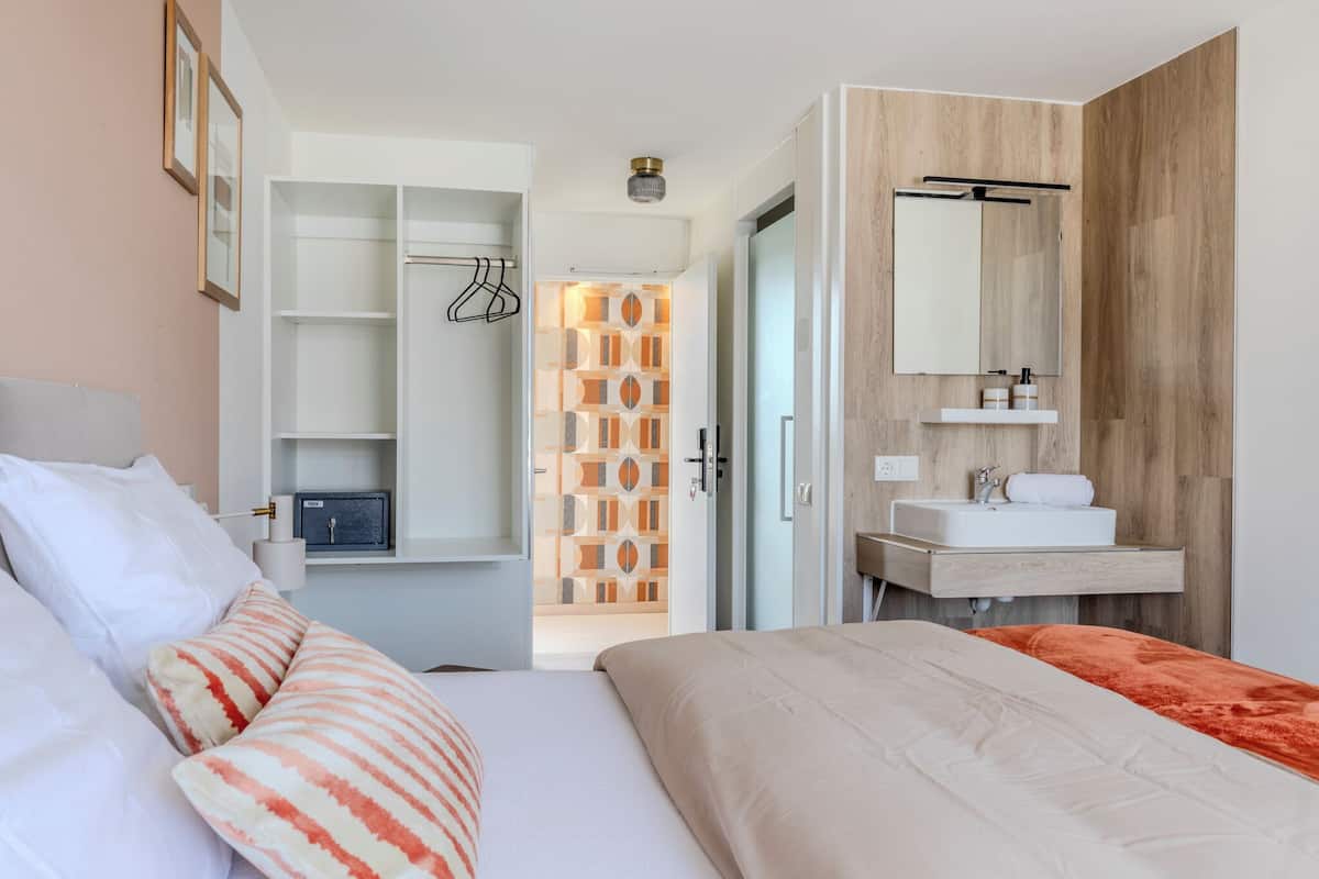 Basic Double Room