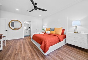 4 bedrooms, iron/ironing board, free WiFi, bed sheets - Lake Access | Boat Ramp | Hot Tub | Kayaks & Games (Hot Springs)