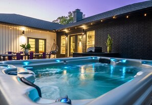 Terrace/patio - Lake Access | Boat Ramp | Hot Tub | Kayaks & Games (Hot Springs)