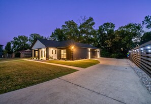 Exterior - Lake Access | Boat Ramp | Hot Tub | Kayaks & Games (Hot Springs)