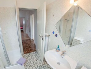 Bathroom - Brise Comfortable Holiday Residence (Varel)