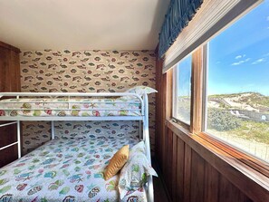 6 bedrooms, WiFi