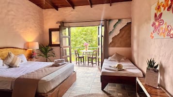 Bureau, espace de travail pour ordinateur portable