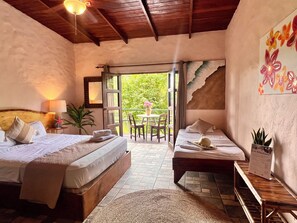 Suíte estúdio conforto | Escrivaninha, espaço de trabalho para notebook, quartos à prova de som