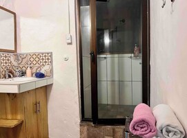 舒适双人房 | 办公桌、笔记本电脑工作区、隔音、免费 WiFi