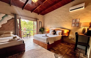 舒适四人房 | 办公桌、笔记本电脑工作区、隔音、免费 WiFi