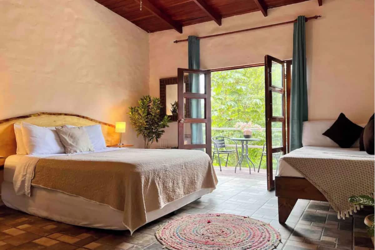 Comfort Quadruple Room | Desk, laptop workspace, soundproofing, free WiFi