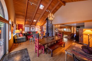 Ponderosa | Living area