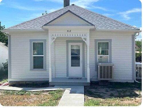 Skyline Retreat Charming 3-bedroom house with AC and WiFi in Cañon City