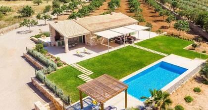 Holiday House in Ariany With 1 Bedroom