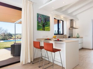 Private kitchen - Holiday House in Ariany With 1 Bedroom (Ariany)