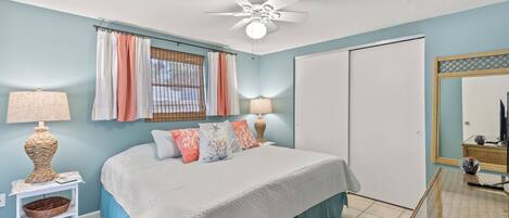 3 bedrooms, desk, iron/ironing board, free WiFi