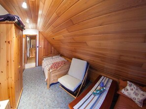 House | 4 bedrooms, individually furnished, iron/ironing board