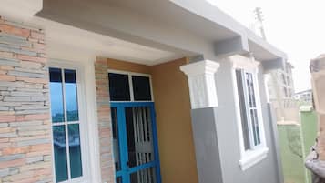 Mặt tiền nơi lưu trú